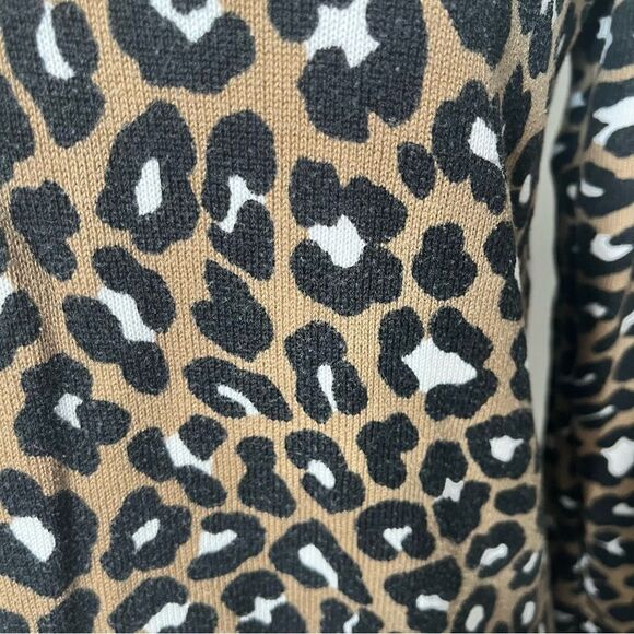 Michael Kors leopard print V-Neck Sweater Size Small - Picture 3 of 7